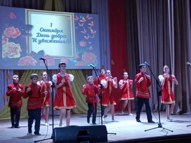 JEIX4_на_концерте_к_1_октября_в_ММЦК_jpg.jpg